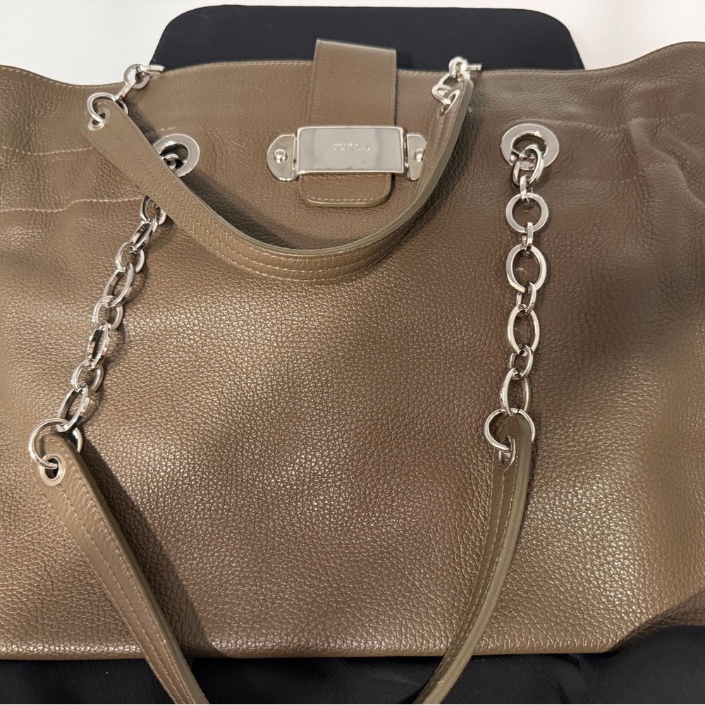 Furla Zip Top Tote Taupe Pebbled Shoulder Bag Silver Hardware Chain Logo Plaque - Picture 3 of 5